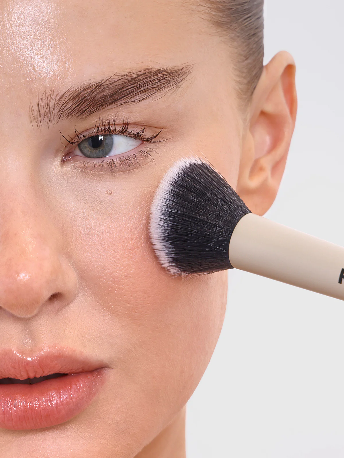 Complexion Brush - Image 4